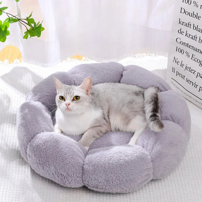 Flower-Shaped Cotton Pet Bed – Comfy, Stylish Sleep Mat for Dogs & Cats (Indoor/Outdoor Use)